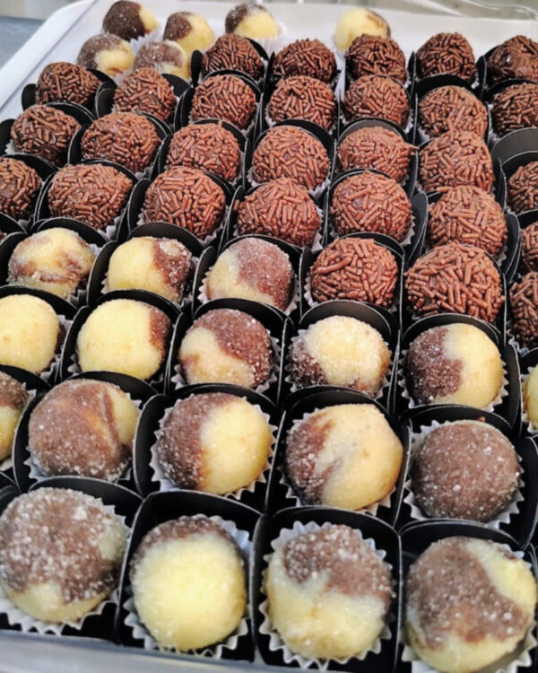 Pacote Festivo 1 (Bolo + Salgados + Doces) - Imagem 2