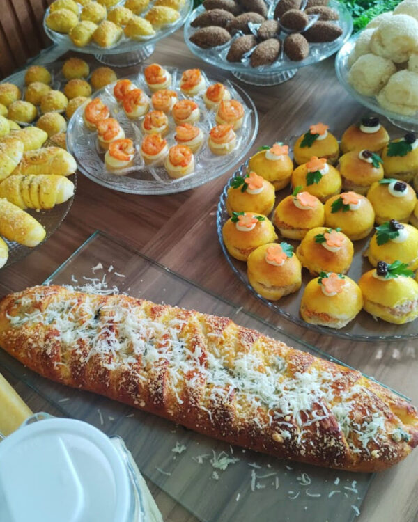 Platter Pão Trançado de Frango & Salgados