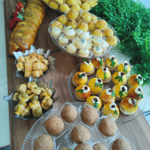 Buffet na Tábua de 1metro - Recepção de 10 a 12 Pessoas com Suco
